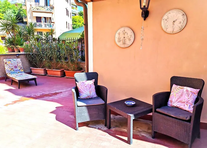 Vatican Heart Leone - Relaxing Terrace